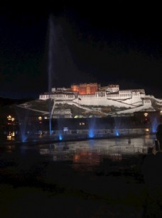 布达拉宫夜景