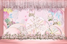 粉色玻璃多层次曲线造型婚礼效果图